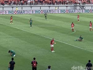 Privat Mbarga 2 Gol, Bali United Tekuk Persebaya 3-1 Privat Mbarga 2 Gol, Bali United Tekuk Persebaya 3-1