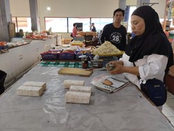 Dilema Pedagang Tempe Imbas Dolar Melejit, Naikkan Harga Takut Nggak Laku