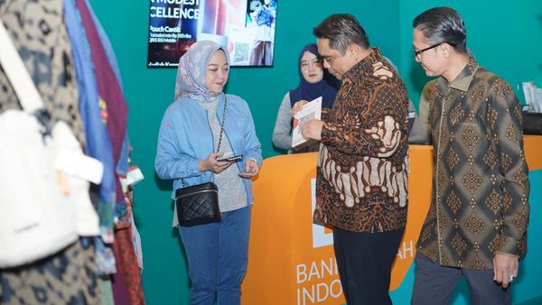 BSI Dukung Industri Fesyen Lewat Jakarta Muslim Fashion Week