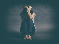 Gimana Beri Pertolongan Pertama untuk Sahabat yang Depresi?