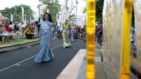 Fashion Show Batik Pedestrian Untuk Tarik Wisatawan