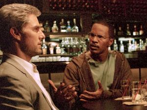 Sinopsis Film Collateral: Terjebak dengan Pembunuh Bayaran Berdarah Dingin