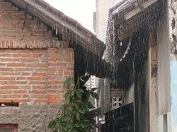 Seger, Slur! Wedi dan Bayat Klaten Diguyur Hujan Siang Ini