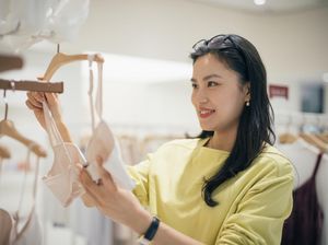 Cara Memilih Bra Top yang Tepat, Kaus Sekaligus Bra yang Praktis di Keseharian Cara Memilih Bra Top yang Tepat, Kaus Sekaligus Bra yang Praktis di Keseharian