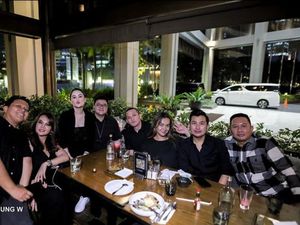 Pamer Foto Anak, Jennifer Dunn Jajan di Disneyland dan Makan Malam Mewah