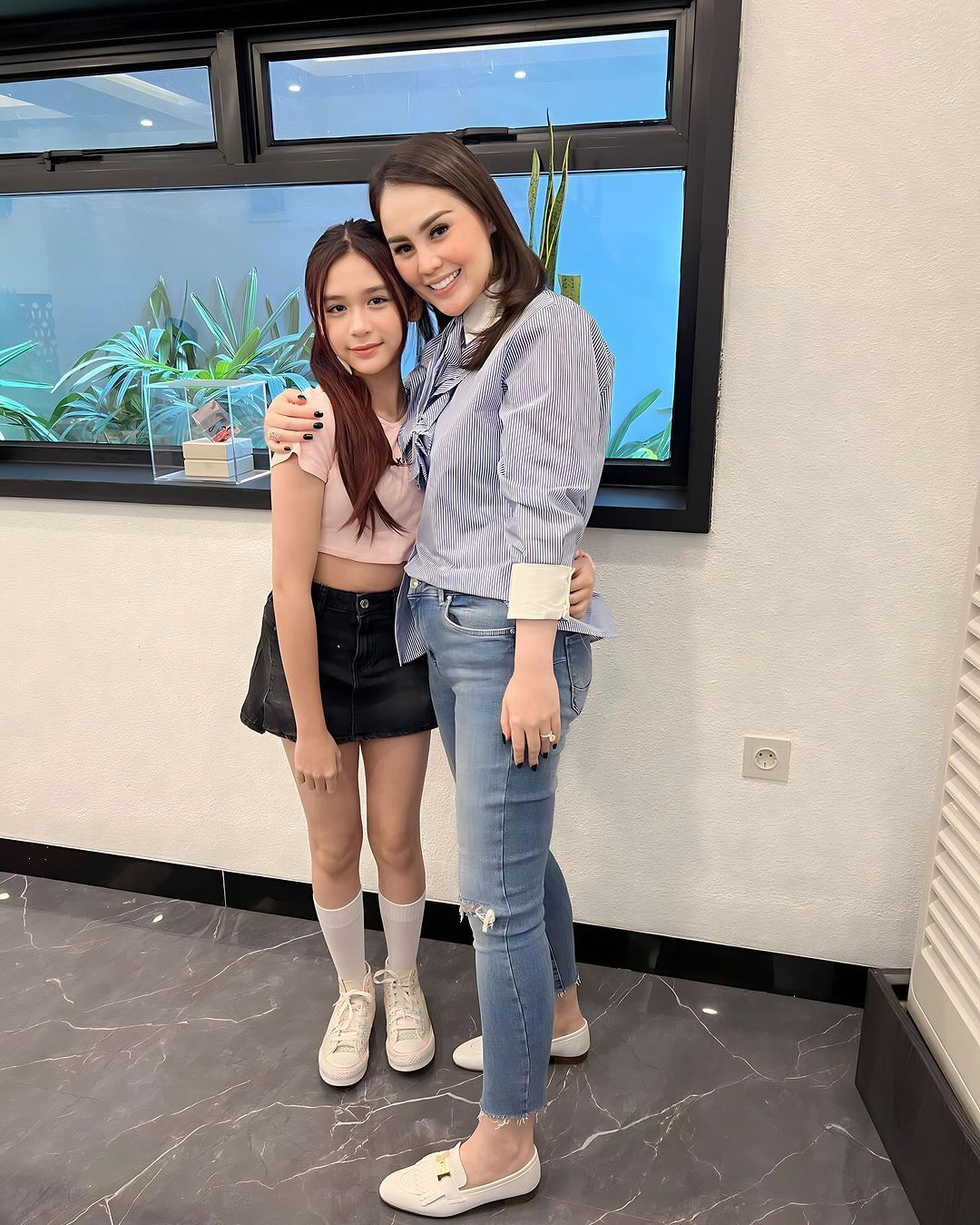 Jennifer Dunn dan Chantal Dunn