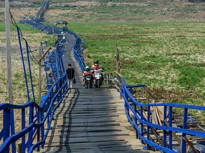 Sungai Citarum Kering Gara-gara Kemarau Panjang, Lihat Sendiri Nih!