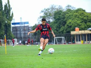 Striker RANS Nantikan Laga Tandang ke Markas Persija Striker RANS Nantikan Laga Tandang ke Markas Persija