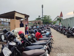 Heboh Video Pria Berkaus Ormas Ngamuk di Parkiran Semarang, Ini Faktanya