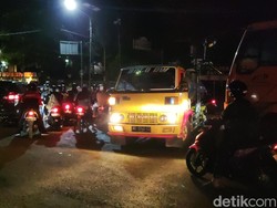 Penampakan Macet Jalur Jogja-Wonosari Gunungkidul Malam Ini