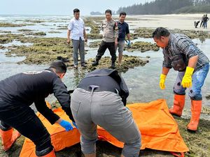 Mayat Pria Tanpa Busana Tersangkut Karang Ditemukan Nelayan di Bengkulu