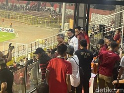 Eks Gubernur Sulsel Nurdin Abdullah Saksikan Laga PSM Makassar Vs Arema FC