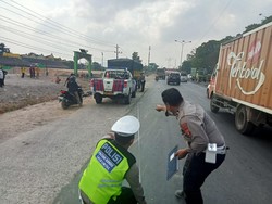 Nimatul Tewas Ditabrak-Dilindas Truk Saat Motornya Mau Putar Balik