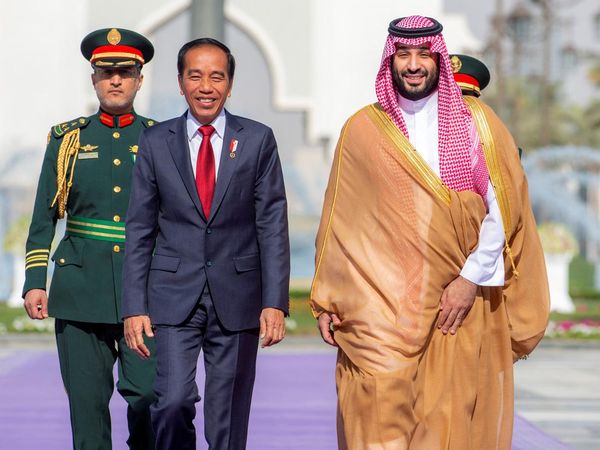 Potret Presiden Jokowi Temui Pangeran MBS di Riyadh