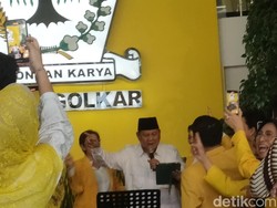 Prabowo Joget hingga Nyanyi Kamulah Satu-satunya di HUT ke-59 Golkar