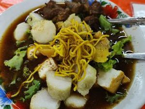 Mlekoh Sedep! Tahu Campur Surabaya Untuk Makan Siang Tanggal Tua Mlekoh Sedep! Tahu Campur Surabaya Untuk Makan Siang Tanggal Tua