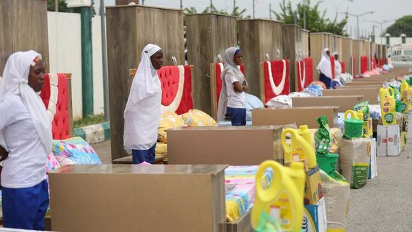 1.800 Pasangan di Nigeria Ikut Nikah Massal, Dapat Hadiah Kasur dan Lemari