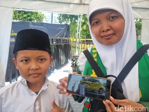 Bocah 9 Tahun Menang Hadiah Mobil Jalan Santai Hari Santri di Surabaya Bocah 9 Tahun Menang Hadiah Mobil Jalan Santai Hari Santri di Surabaya