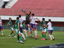 Babak Pertama PSS Sleman Vs Persik Kediri Berakhir Imbang