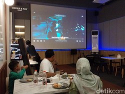 Makan di Kafe Garasi66 Majalengka Serasa Nongkrong di Bioskop