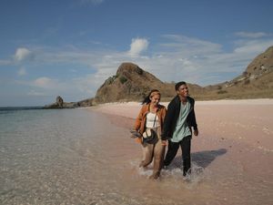 Film Nona Manis Sayange Manjakan Penonton dengan 4 Keindahan Labuan Bajo