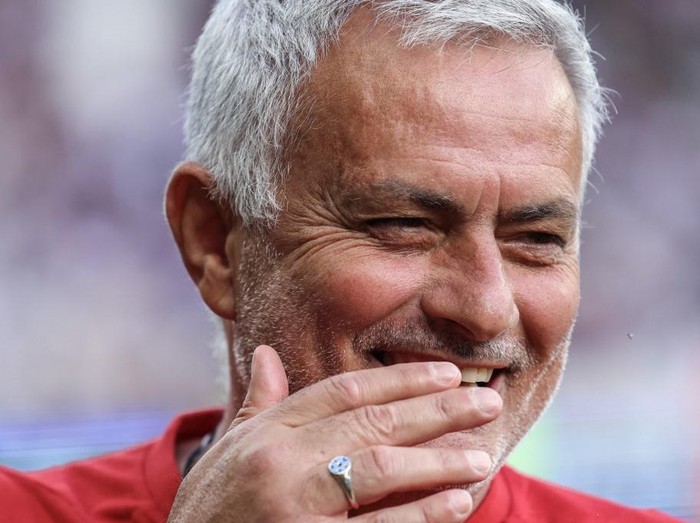 AS Roma's Portuguese coach Jose Mourinho smiles during a friendly football match between Toulouse (TFC) and AS Roma (ASR) at the Stadium TFC in Toulouse, southwestern France, on August 6, 2023. (Photo by Charly TRIBALLEAU / AFP)