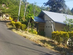 4 Tahun Kabel Proyek PLTM Sinjai Halangi Akses Warga, Tanggung Jawab Siapa?