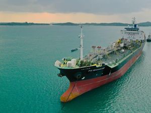 Resmi Beroperasi, Kapal PIS Mahakam Angkut Kargo Methanol ke Gresik Resmi Beroperasi, Kapal PIS Mahakam Angkut Kargo Methanol ke Gresik