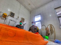 Mayat Pria Tanpa Identitas Ditemukan Tergeletak di Pantai Istiqomah