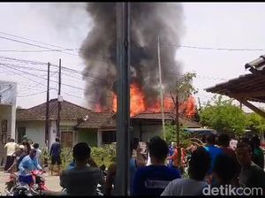 Dua Rumah di Bojonegoro Ludes Terbakar Diduga Akibat Korsleting