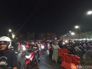 Jalan Lamadukelleng Arah CPI Makassar Macet Parah 1 Km Malam Ini