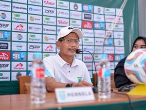 Gelandang Persela Kim Dohyun Dikartu Merah Lawan Persipa, Ini Kata Djanur Gelandang Persela Kim Dohyun Dikartu Merah Lawan Persipa, Ini Kata Djanur