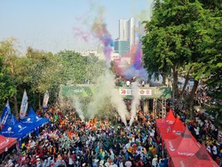 Cerita Unik Pemenang Mobil-Paket Umrah Acara Jalan Santai Hari Santri