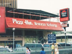 5 Fast Food Ini Jadi Tempat Nongkrong Anak Gaul Jaksel Tahun 80-an