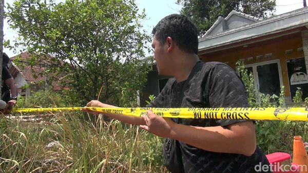 Garis Polisi Kembali Terpasang di TKP Pembunuhan Tuti dan Amel