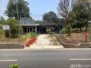 Polisi Kembali Datangi TKP Pembunuhan Tuti-Amel, Sisir Perkebunan Warga Polisi Kembali Datangi TKP Pembunuhan Tuti-Amel, Sisir Perkebunan Warga