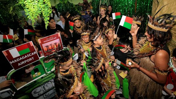 Antusias Anak-anak Ikut Perayaan United Nation Day