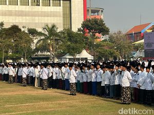 Aturan Pakaian Hari Santri Nasional 2024 untuk Laki-laki dan Perempuan Aturan Pakaian Hari Santri Nasional 2024 untuk Laki-laki dan Perempuan