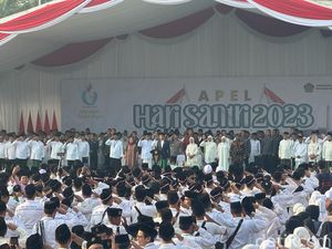 Tepuk Tangan Riuh Saat Jokowi Sapa Puan di Apel Hari Santri 2023