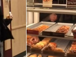 Bukan Curi Uang, Pria Ini Datang ke Kafe untuk Mencuri Donat