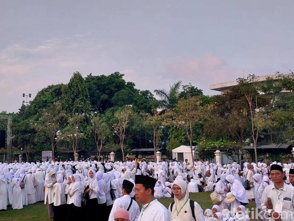 Hari Santri 2023, Lautan Baju Putih - Menag Berseragam Banser