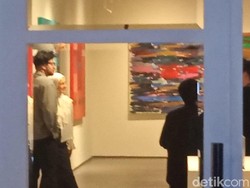 Tatapan dan Genggaman Tangan Ammar Zoni ke Irish Bella saat Malam Minggu Bareng