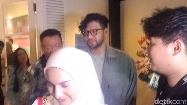 Irish Bella dan Ammar Zoni.