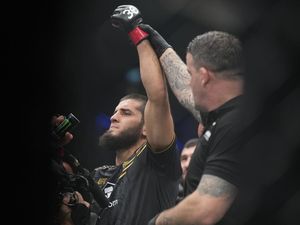 Hasil UFC: Islam Makhachev Bungkam Maicano, Pertahankan Sabuk Juara! Hasil UFC: Islam Makhachev Bungkam Maicano, Pertahankan Sabuk Juara!