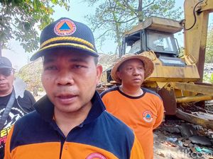 Kebakaran TPA Mandung Tabanan, Titik Api Padam 50 Persen Kebakaran TPA Mandung Tabanan, Titik Api Padam 50 Persen
