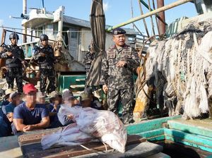 KKP Amankan 6 Kapal Maling Ikan di Selat Malaka dan Laut Sulawesi KKP Amankan 6 Kapal Maling Ikan di Selat Malaka dan Laut Sulawesi