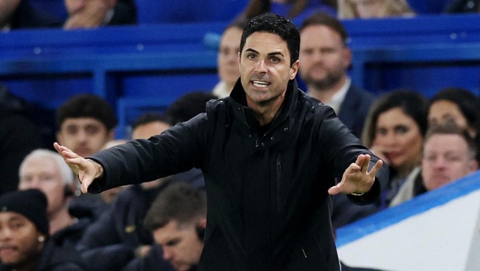 Soccer Football - Premier League - Chelsea v Arsenal - Stamford Bridge, London, Britain - October 21, 2023 Arsenal manager Mikel Arteta reacts REUTERS/David Klein NO USE WITH UNAUTHORIZED AUDIO, VIDEO, DATA, FIXTURE LISTS, CLUB/LEAGUE LOGOS OR LIVE SERVICES. ONLINE IN-MATCH USE LIMITED TO 45 IMAGES, NO VIDEO EMULATION. NO USE IN BETTING, GAMES OR SINGLE CLUB/LEAGUE/PLAYER PUBLICATIONS.