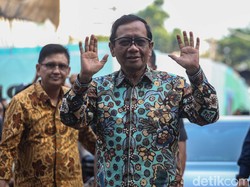 Kata Mahfud soal Baliho Wajahnya Dicopot Saat Jokowi ke Bali