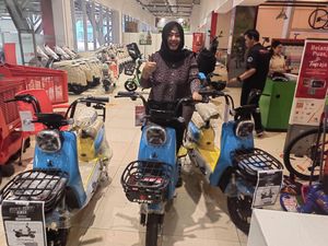 Pengunjung Borong 3 Sepeda Listrik di Transmart Dapat Diskon Sampai Rp 4 Juta!
