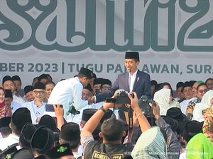 Tebak-tebakan Jokowi di Hari Santri: Jauh di Mata Dekat di Hati Tebak-tebakan Jokowi di Hari Santri: Jauh di Mata Dekat di Hati